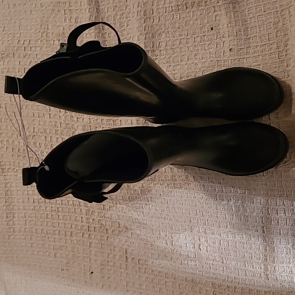 Coelli rain boots size 6 black with decorative straps new